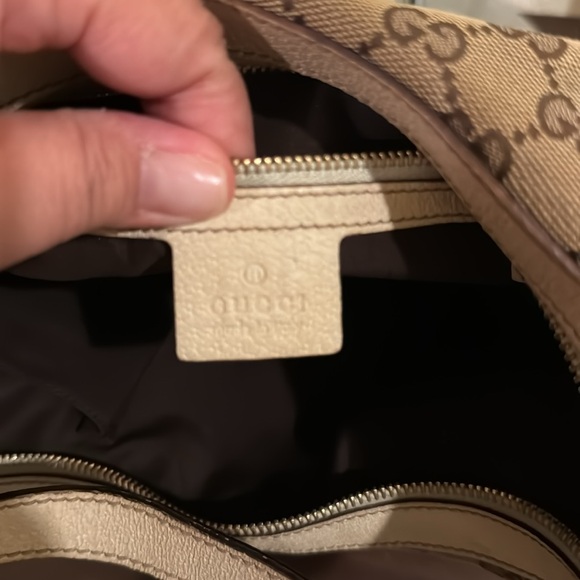 Gucci Hobo Bag in Monogram - Picture 8 of 9